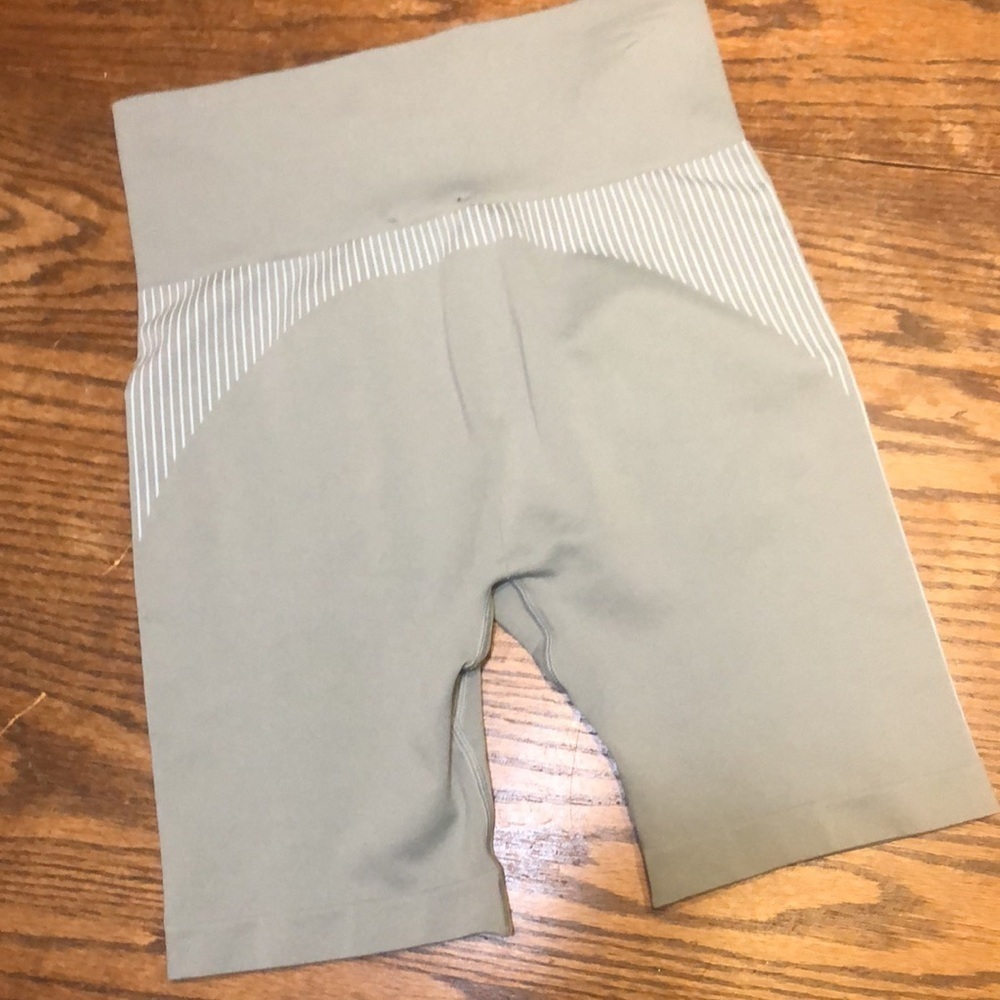 NWOT  Bailey 44 Sport tank bike short set - Picture 5 of 12